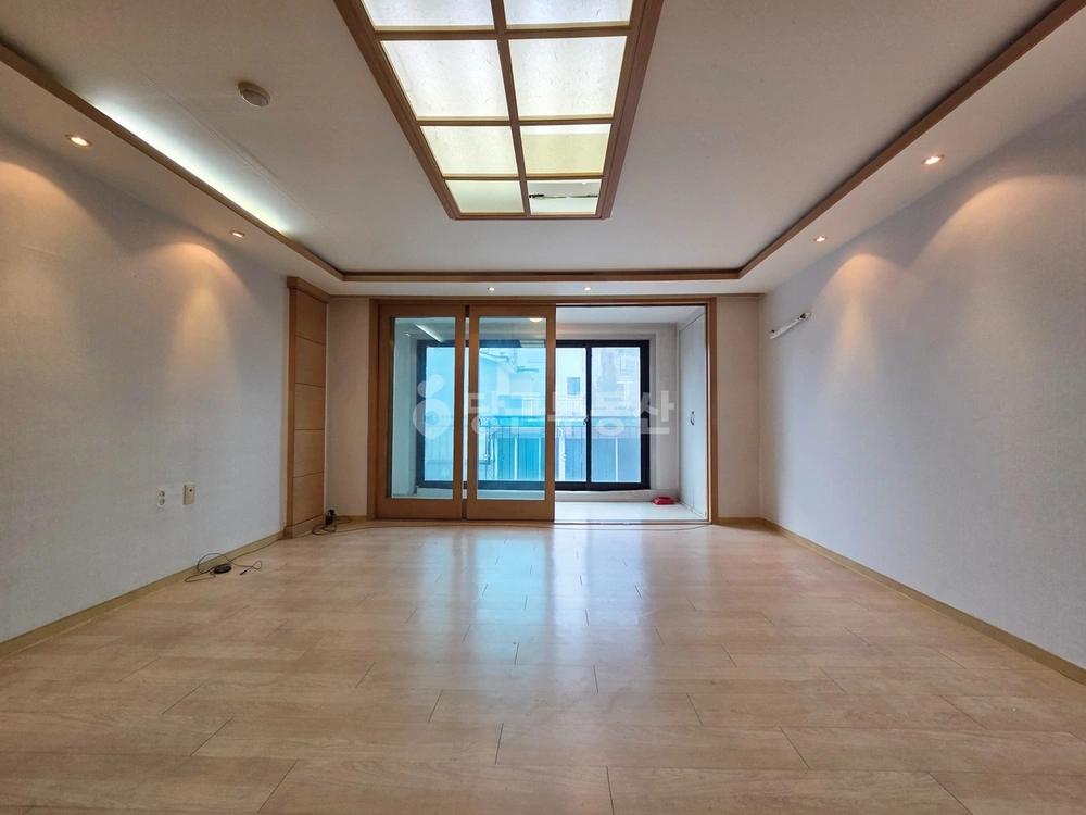 서울특별시 강남구 역삼동 아파트 사진 1