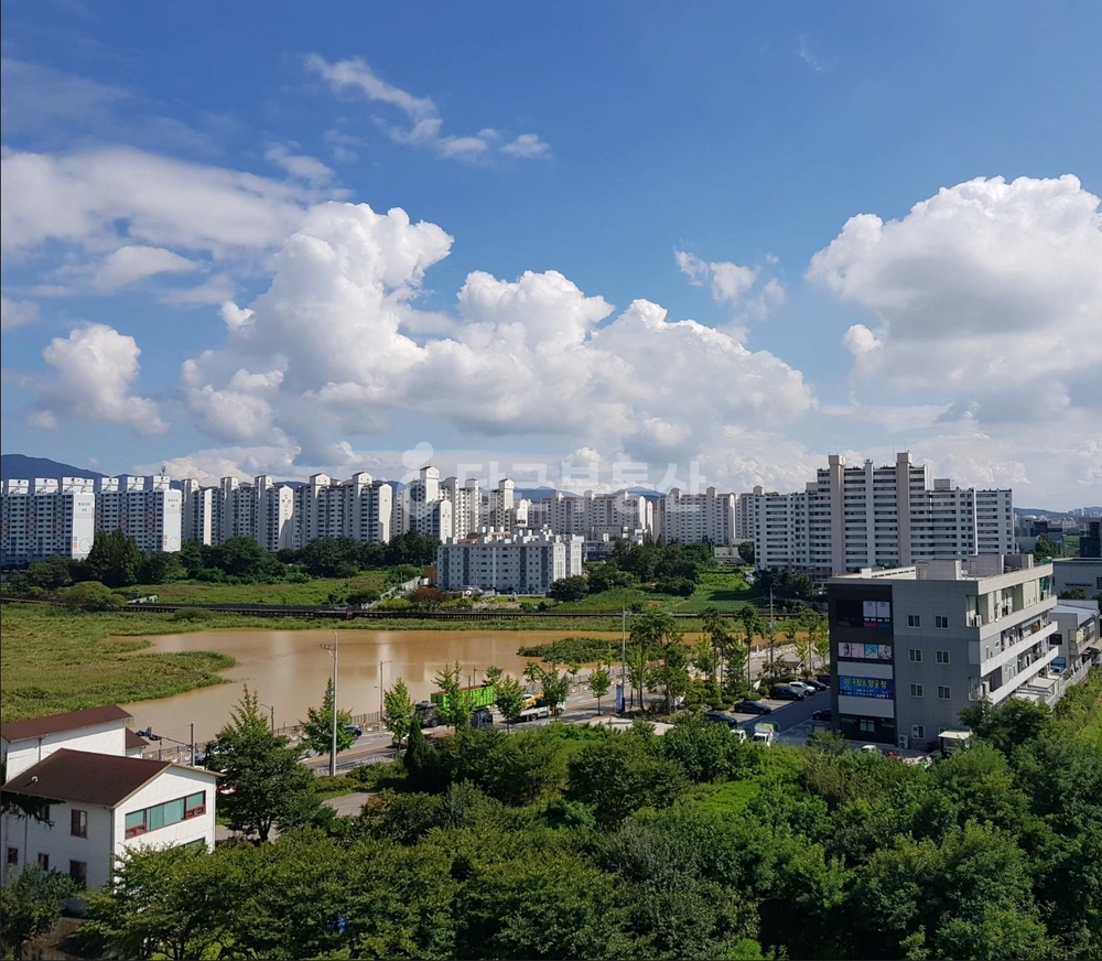 충청남도 천안시 서북구 직산읍 아파트 사진 1