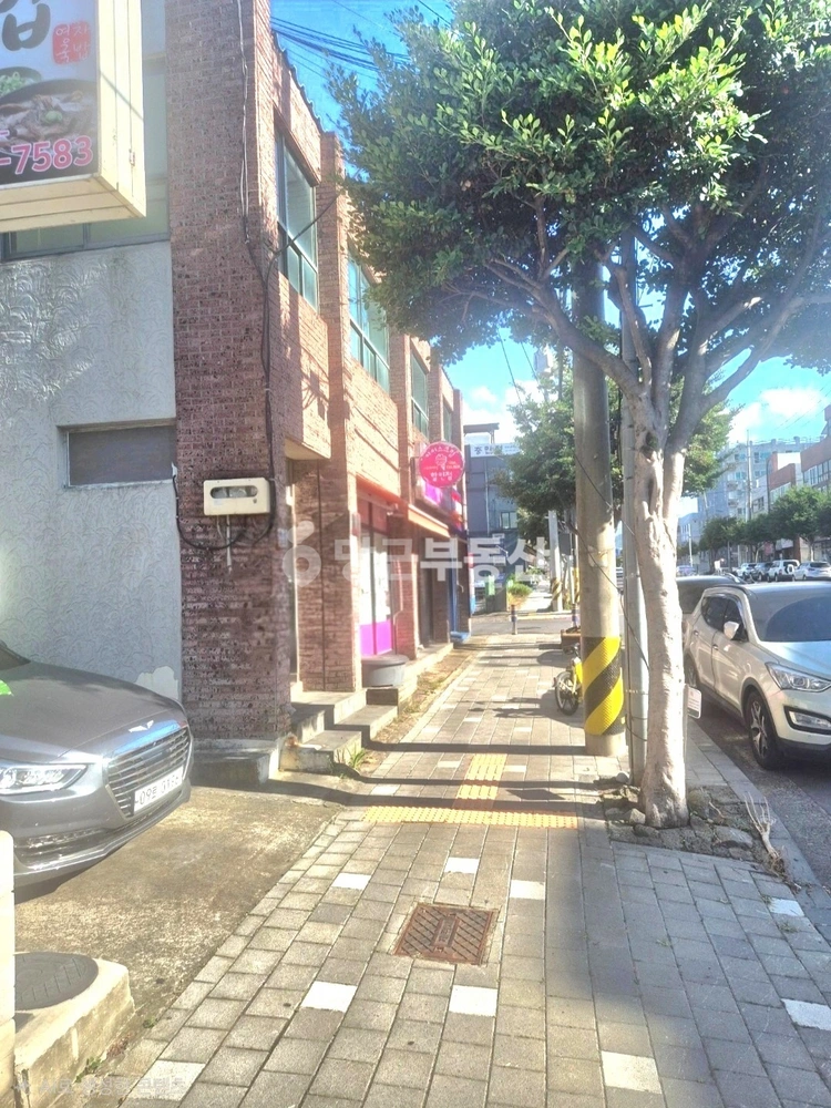 제주특별자치도 제주시 용담1동 건물 사진 1
