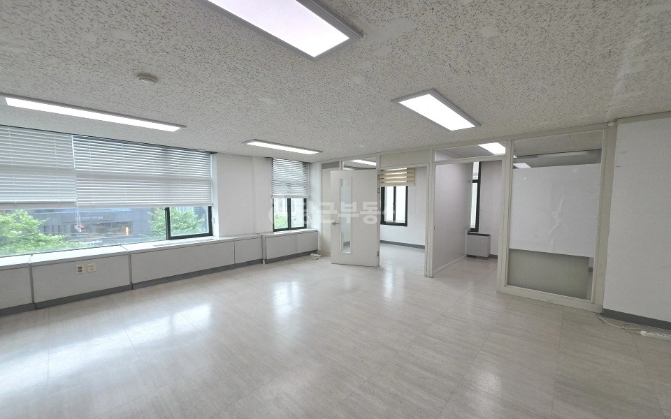 서울특별시 강남구 논현동 사무실 사진 1