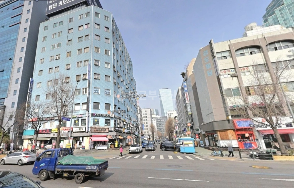 서울특별시 영등포구 여의도동 상가 사진 1