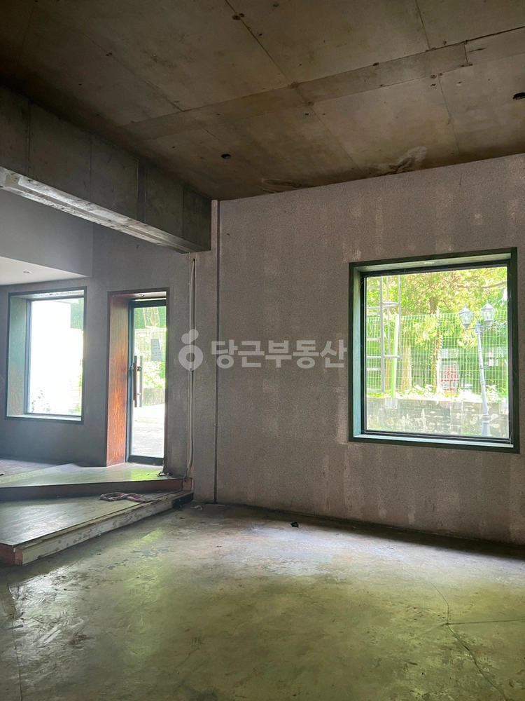 전남광주통합특별시 북구 용봉동 상가 사진 1