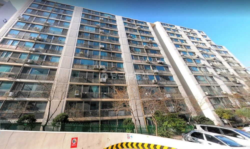 서울특별시 동작구 본동 아파트 사진 1