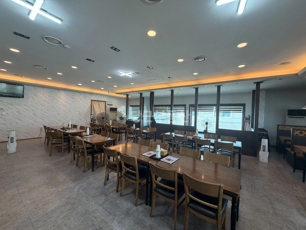 경기도 파주시 신촌동 상가 사진 1