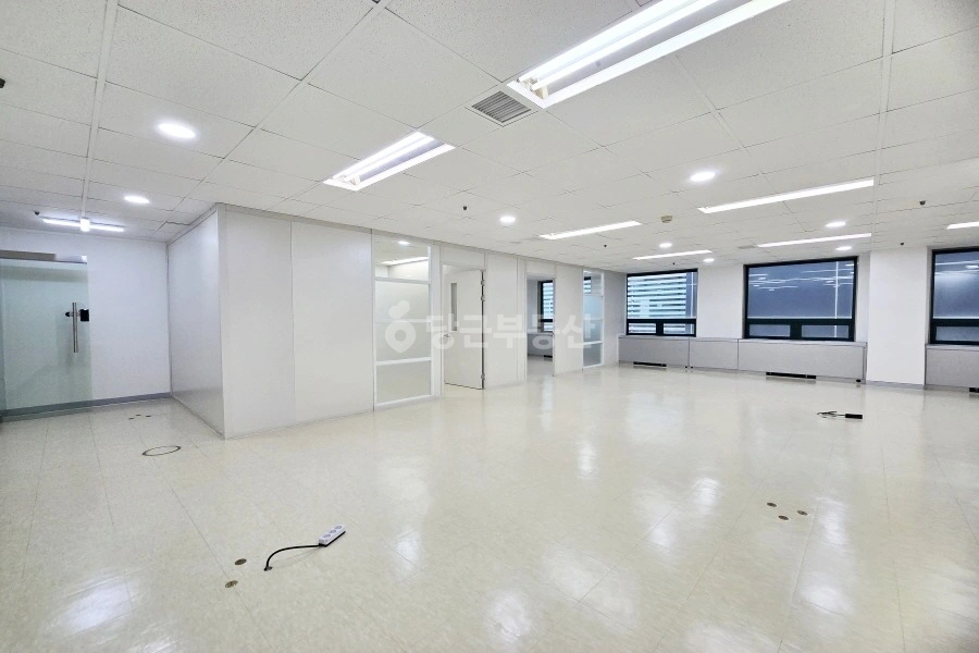 서울특별시 강남구 역삼동 사무실 사진 1