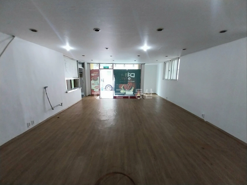 전북특별자치도 전주시 완산구 서신동 상가 사진 1