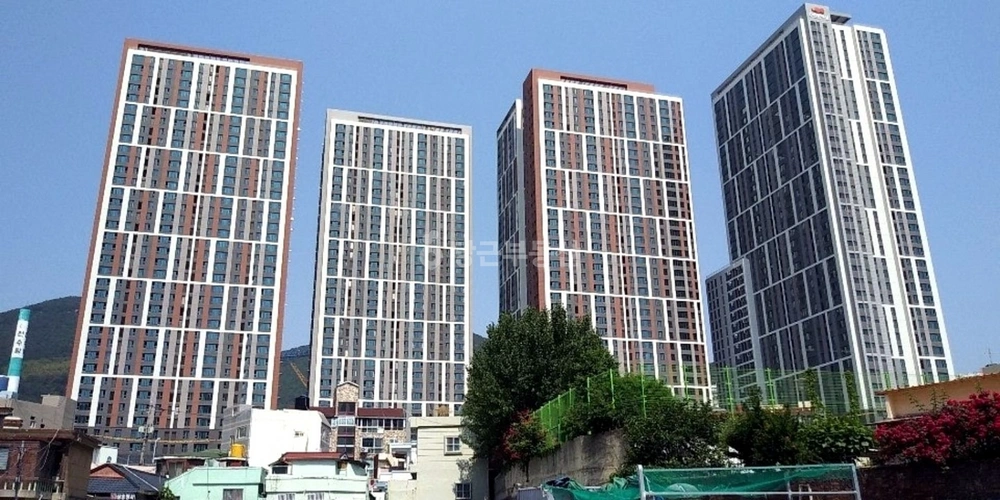 부산광역시 동구 초량동 아파트 사진 1