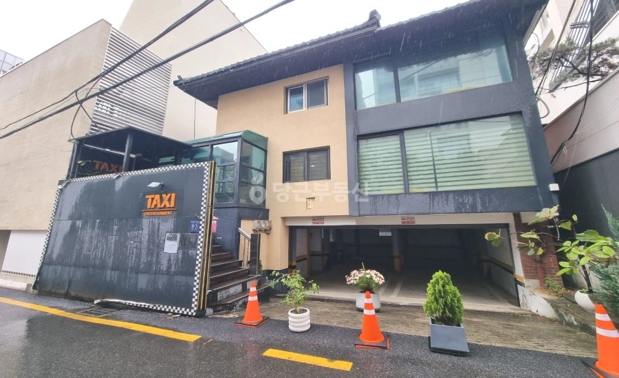 서울특별시 강남구 논현동 건물 사진 1