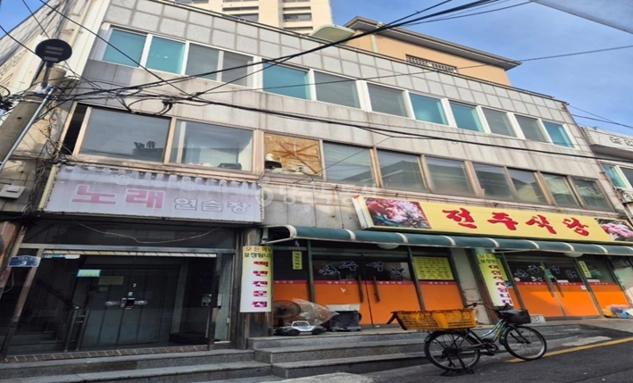서울특별시 서대문구 창천동 건물 사진 1