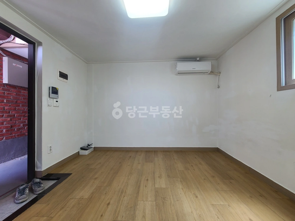 서울특별시 서대문구 창천동 원룸 사진 1