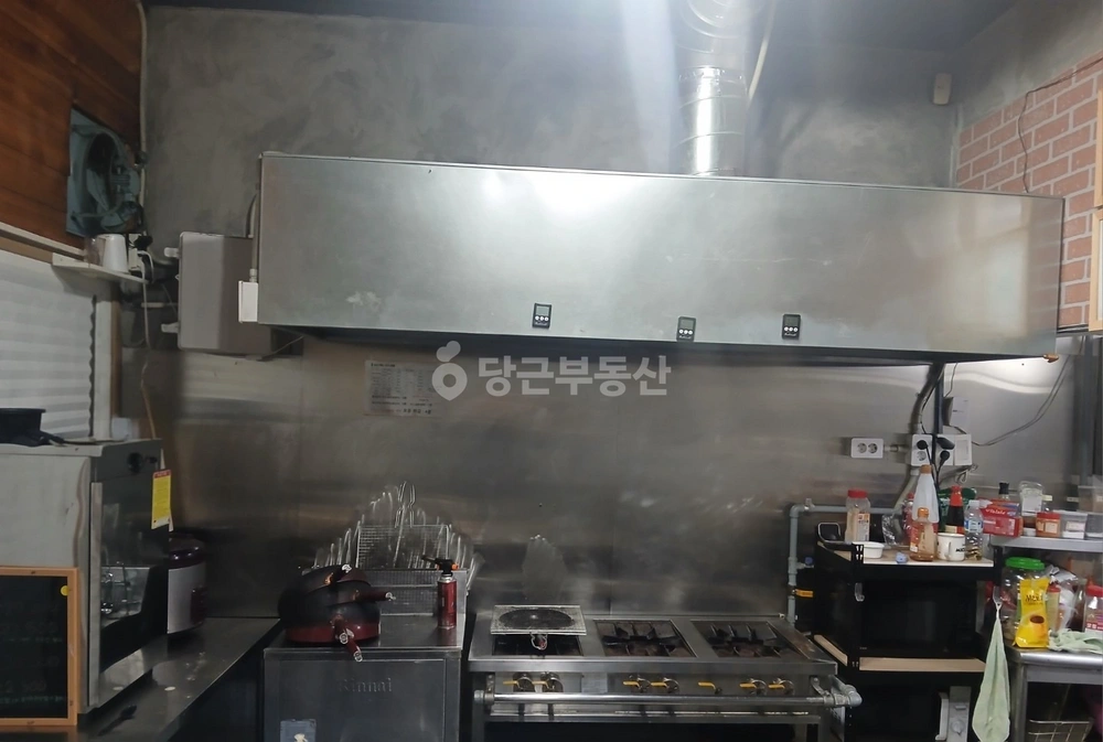 부산광역시 연제구 연산동 상가 사진 1