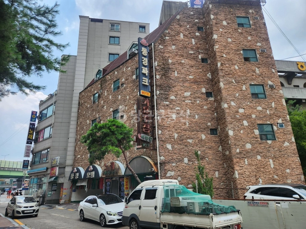 경기도 수원시 장안구 율전동 건물 사진 1