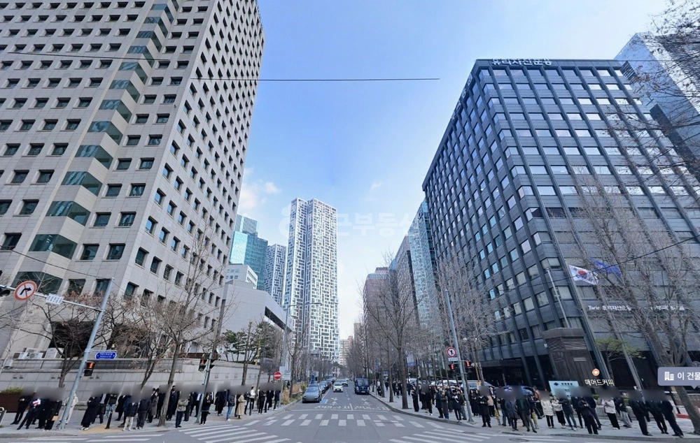서울특별시 영등포구 여의도동 상가 사진 1