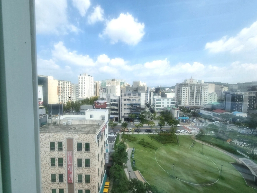 대전광역시 유성구 봉명동 아파트 사진 1