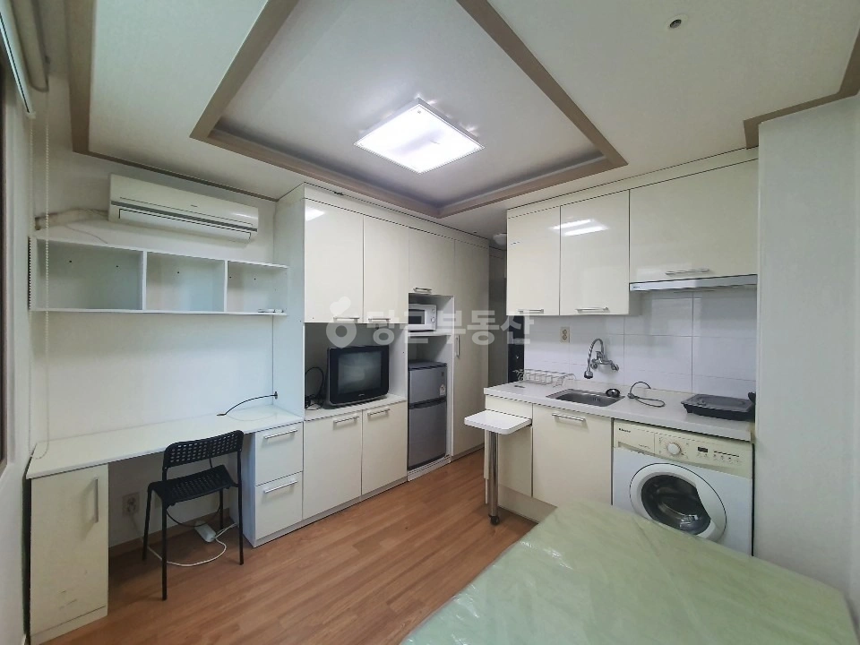 서울특별시 강남구 논현동 원룸 사진 1