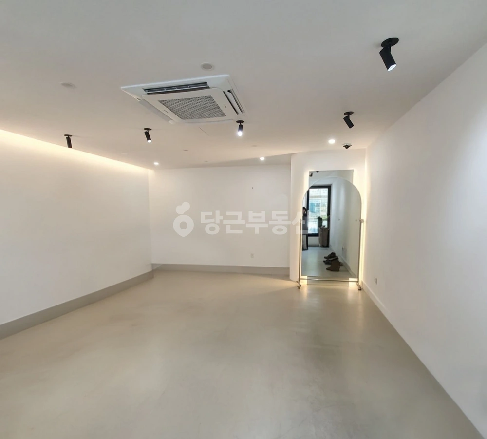 전남광주통합특별시 동구 동명동 상가 사진 1