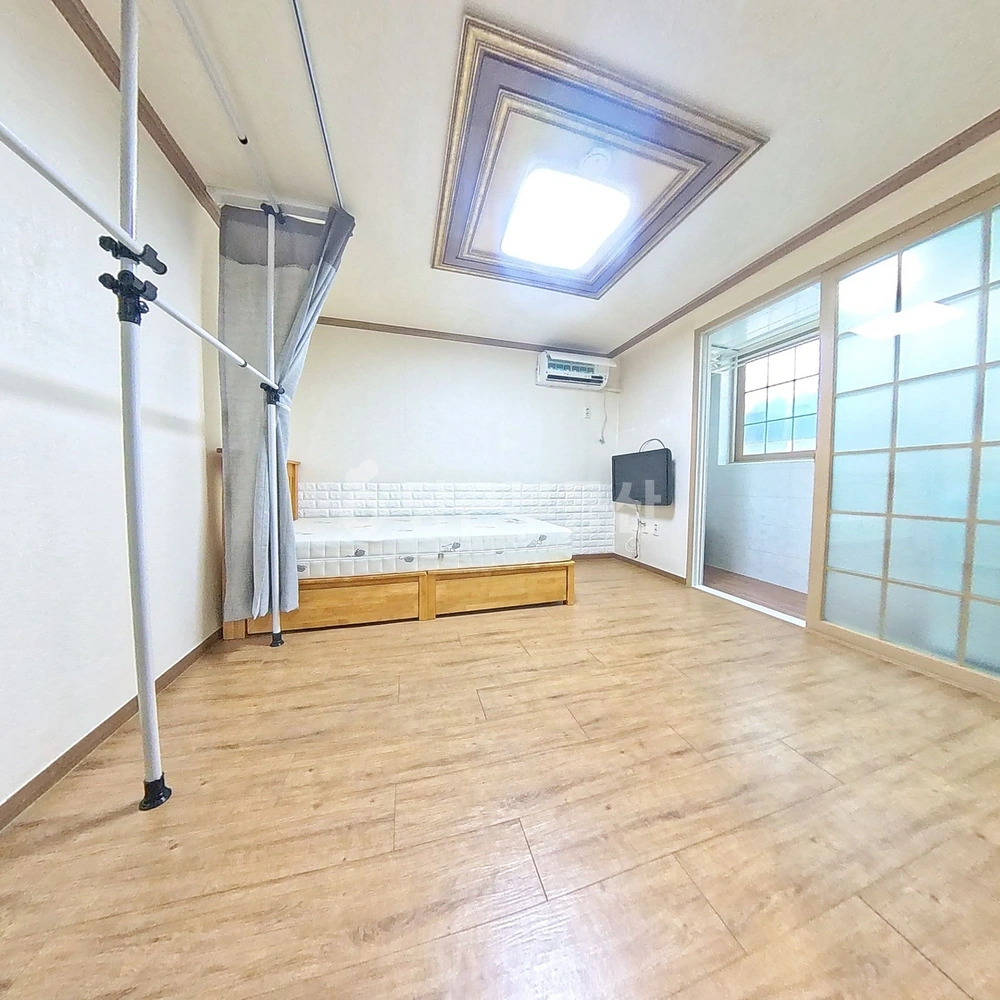 대전광역시 서구 탄방동 원룸 사진 1