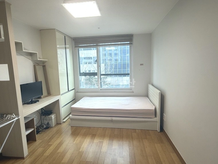 대전광역시 서구 둔산동 원룸 사진 1