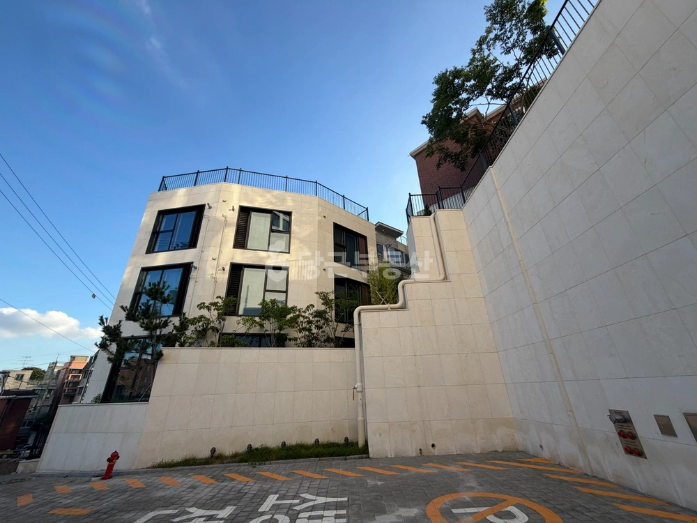 서울특별시 용산구 서계동 상가 사진 1
