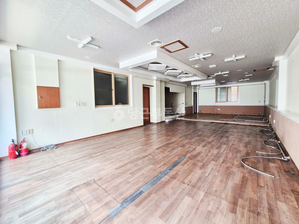 대전광역시 서구 월평동 상가 사진 1