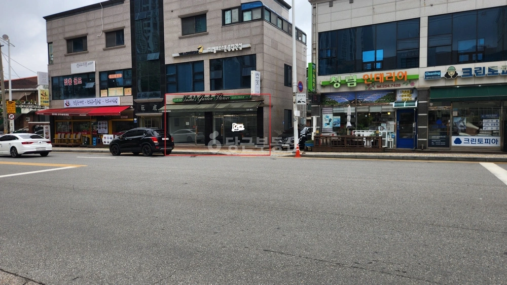 경기도 수원시 팔달구 우만동 상가 사진 1