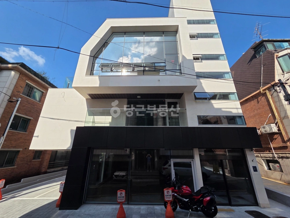 서울특별시 강남구 역삼동 건물 사진 1