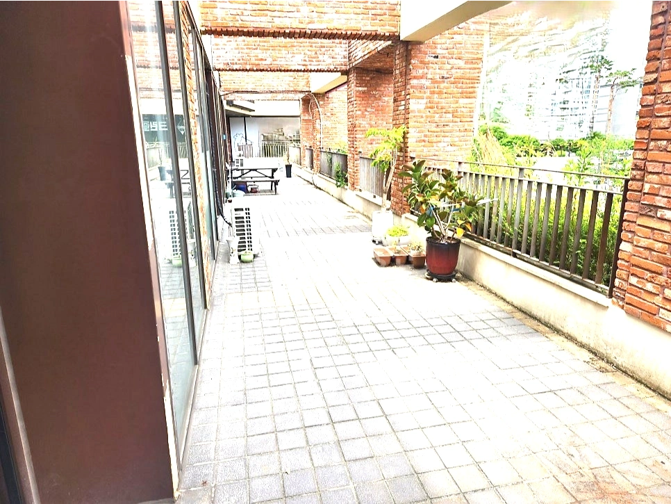 부산광역시 연제구 연산동 상가 사진 1
