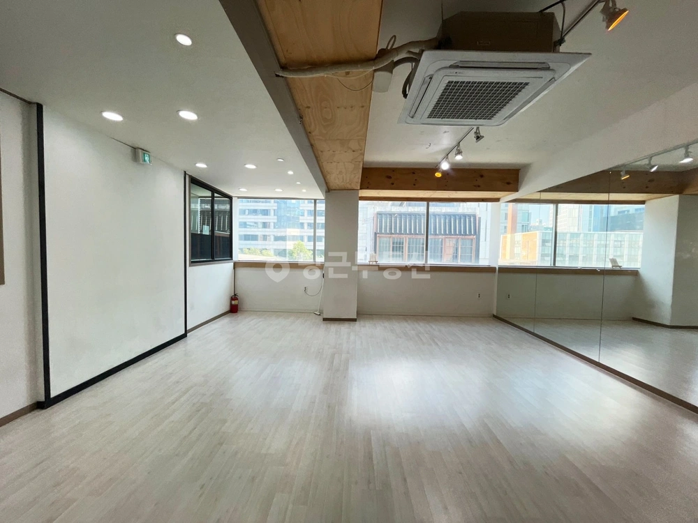 대구광역시 중구 동성로3가 상가 사진 1