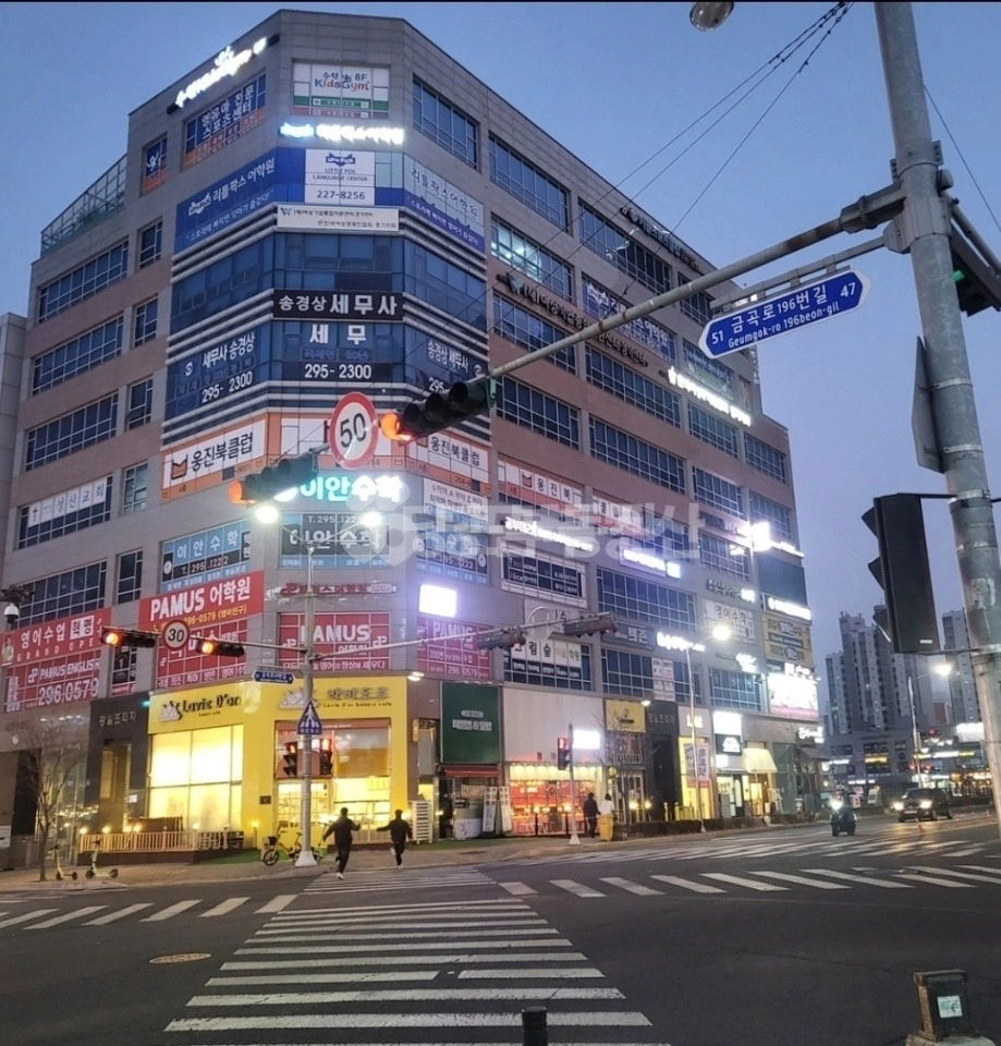 경기도 수원시 권선구 금곡동 상가 사진 1