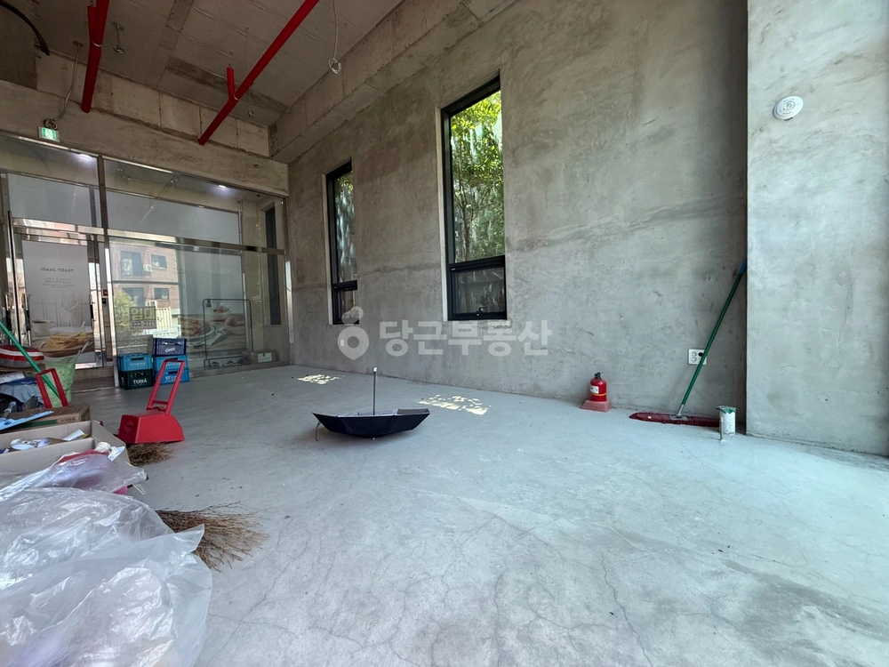 대전광역시 서구 관저동 상가 사진 1