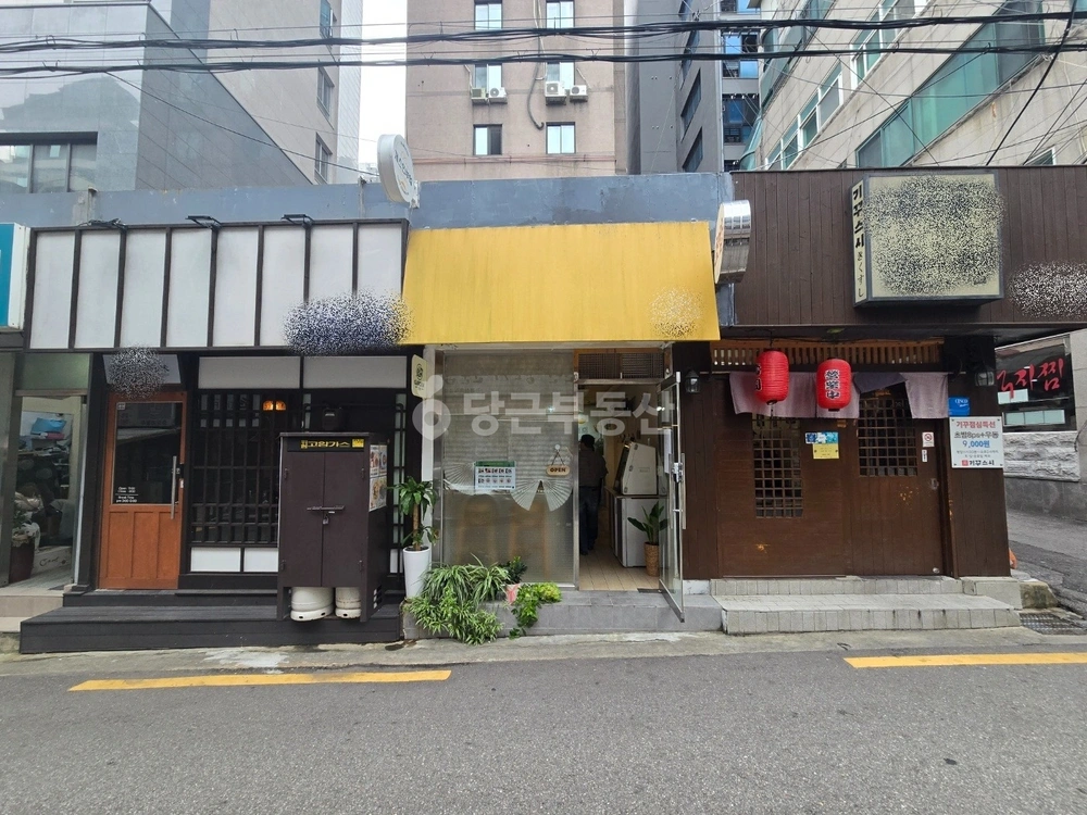 서울특별시 서대문구 창천동 상가 사진 1