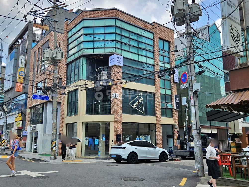 서울특별시 마포구 서교동 상가 사진 1