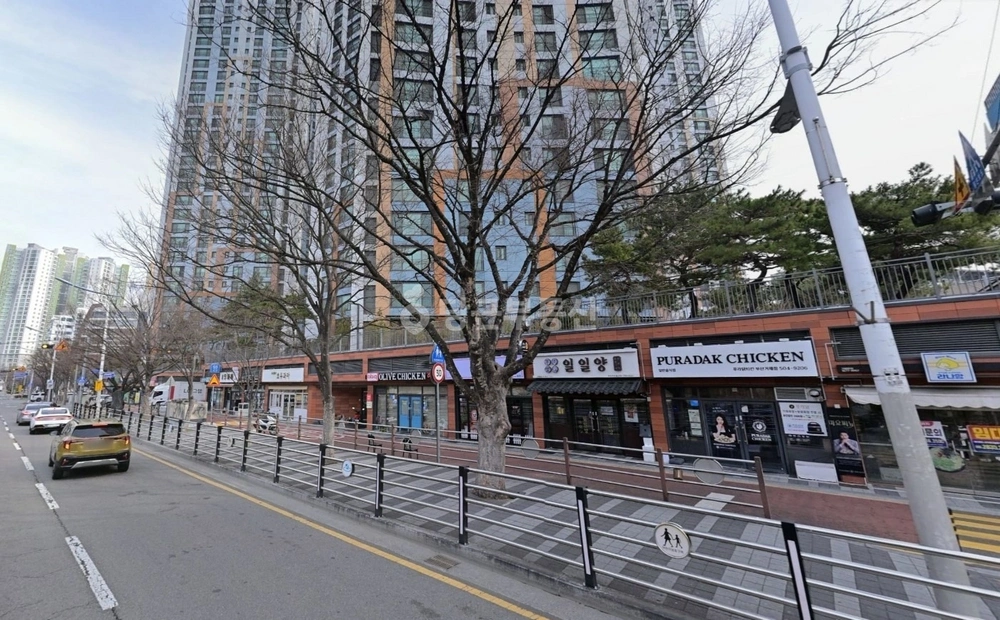 부산광역시 연제구 거제동 상가 사진 1