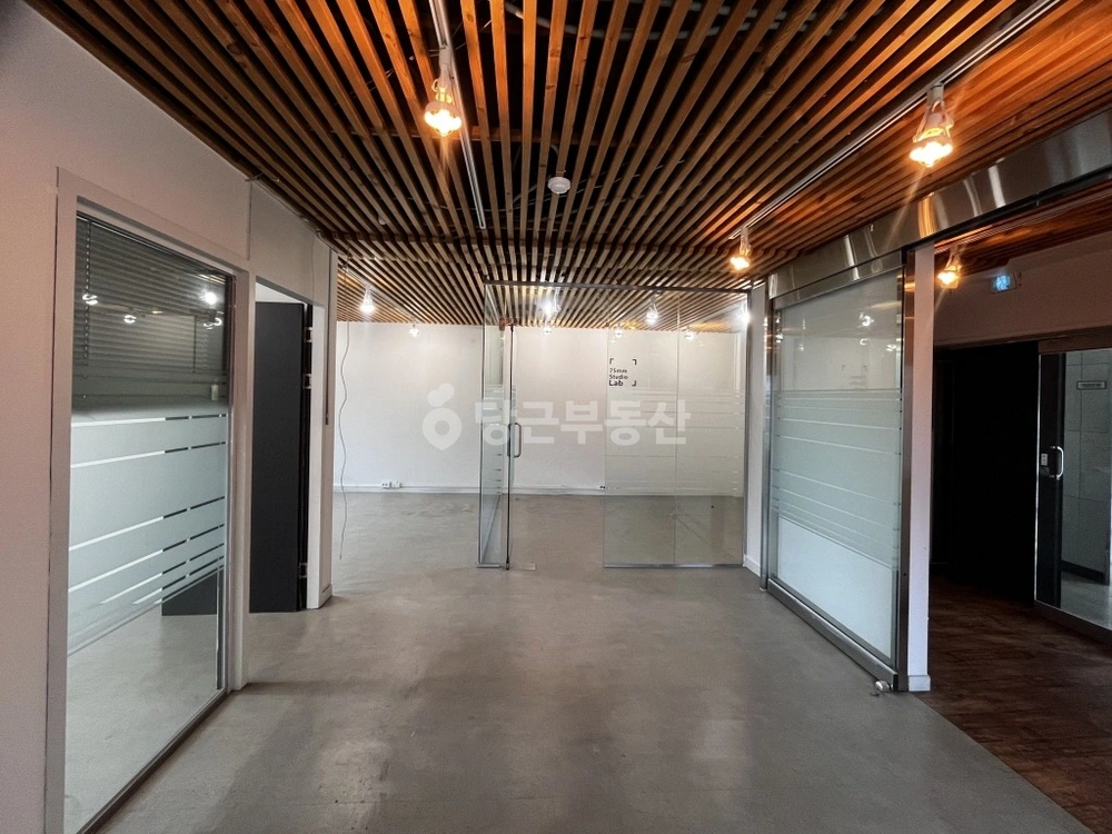 서울특별시 강남구 신사동 사무실 사진 1
