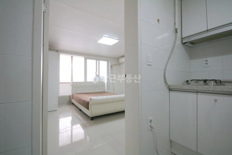 서울특별시 서초구 반포동 원룸 사진 1