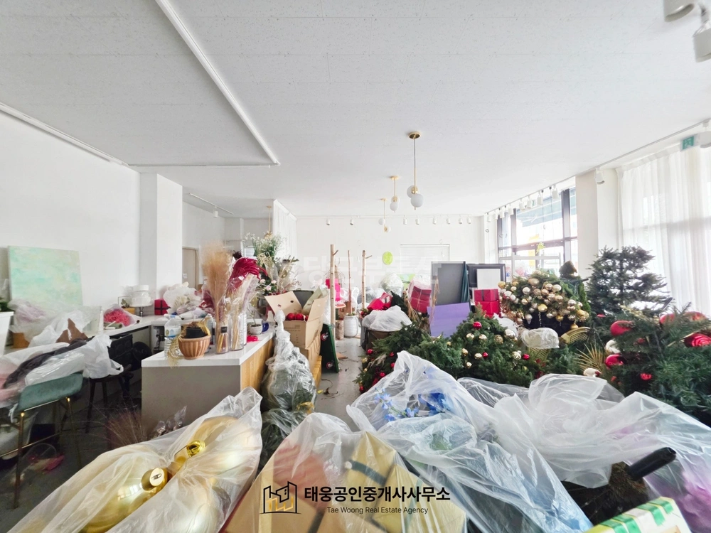 대전광역시 유성구 봉명동 상가 사진 1