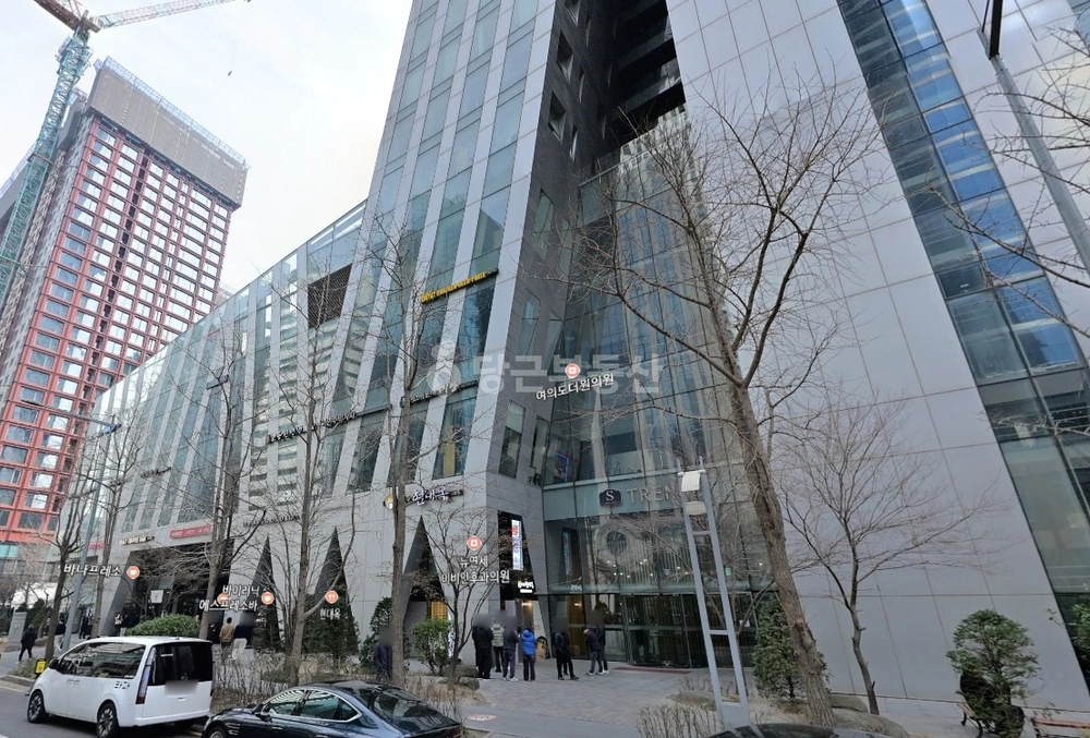 서울특별시 영등포구 여의도동 상가 사진 1