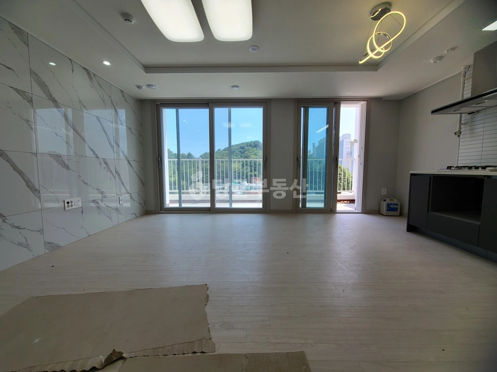 부산광역시 부산진구 초읍동 아파트 사진 1