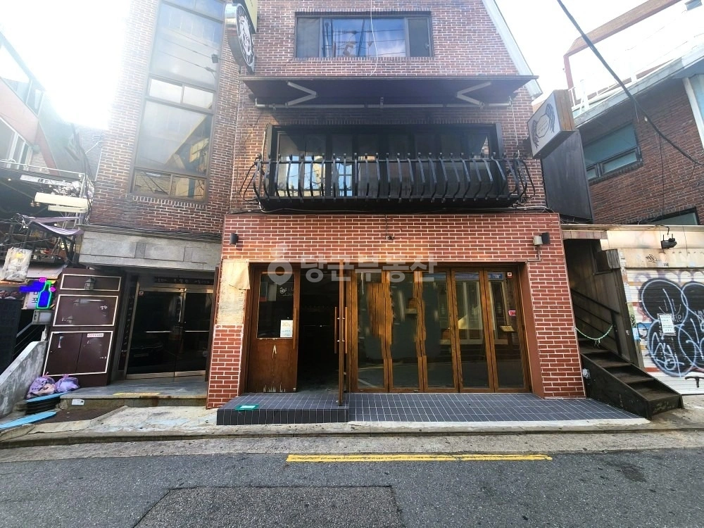 서울특별시 마포구 서교동 상가 사진 1