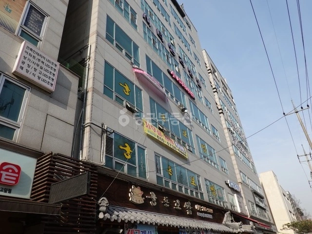 경기도 수원시 영통구 신동 건물 사진 1