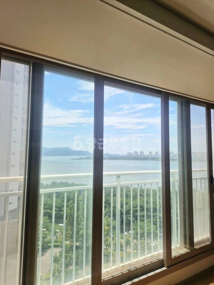 부산광역시 강서구 명지동 아파트 사진 1