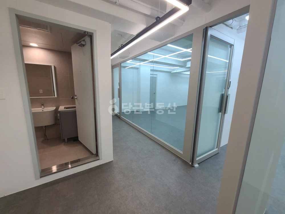서울특별시 강남구 논현동 사무실 사진 1