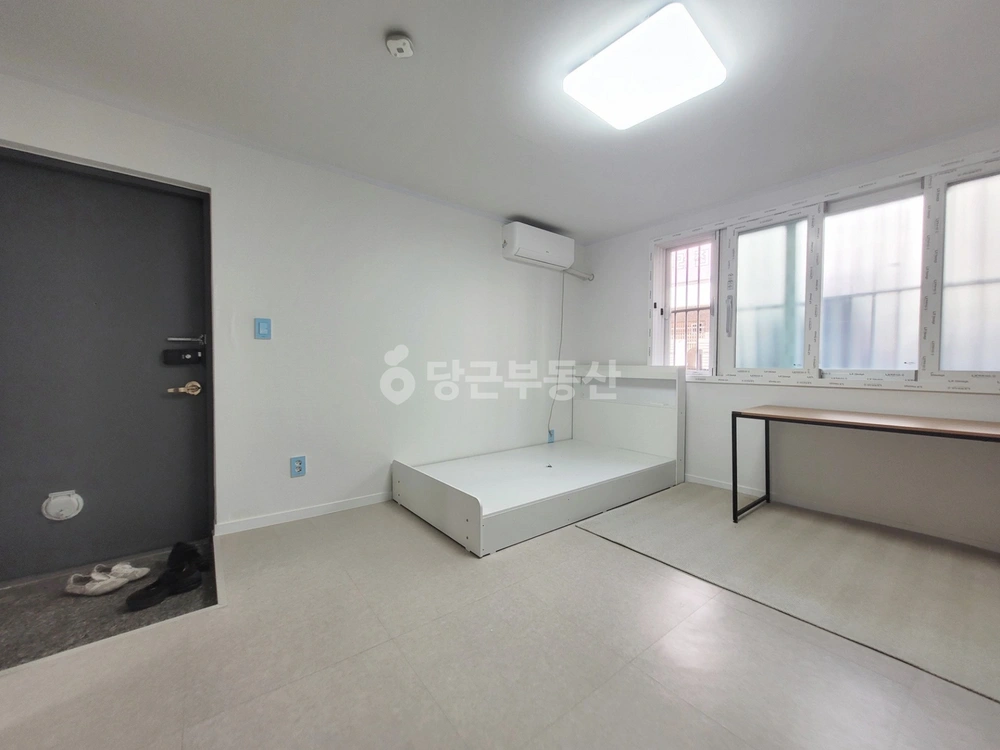서울특별시 마포구 동교동 원룸 사진 1