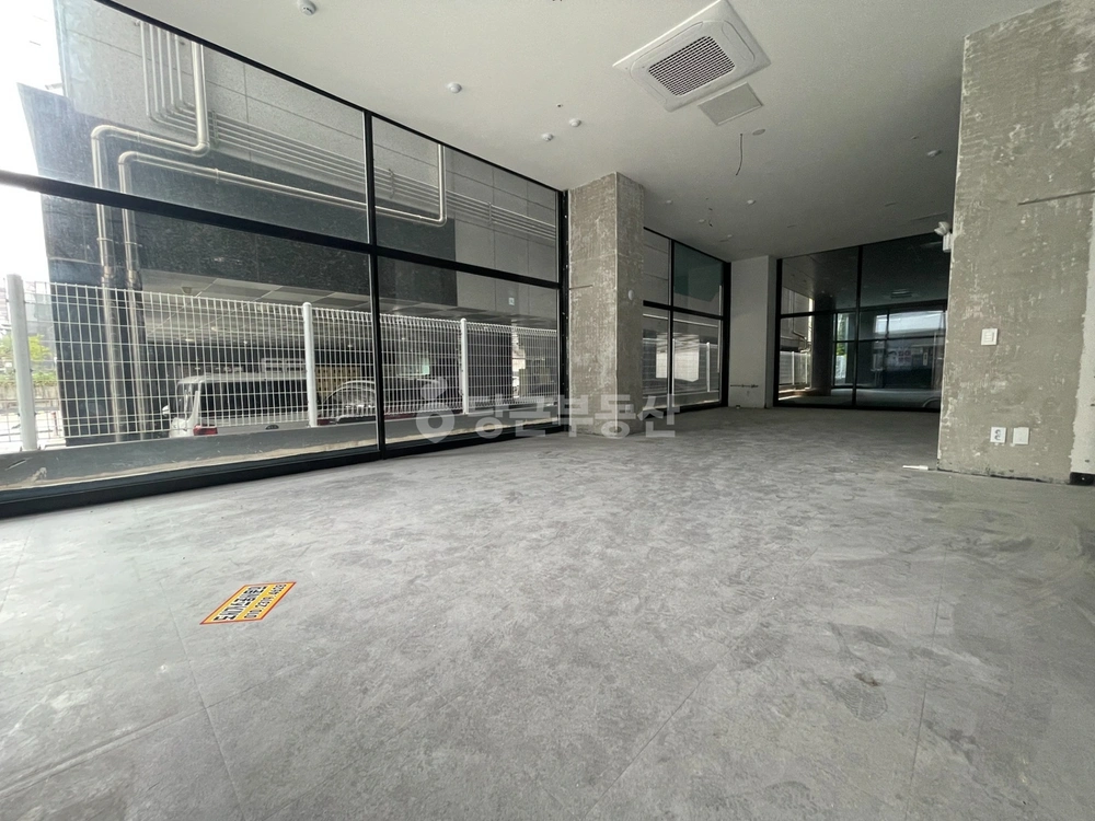 경기도 수원시 팔달구 인계동 상가 사진 1