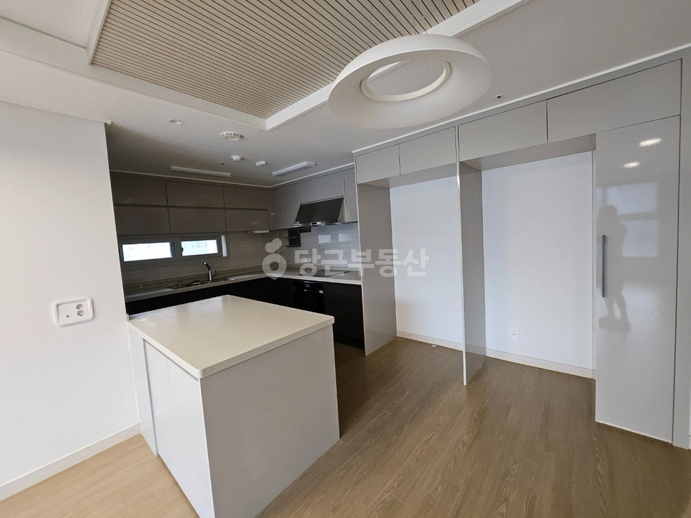 부산광역시 강서구 명지동 아파트 사진 1