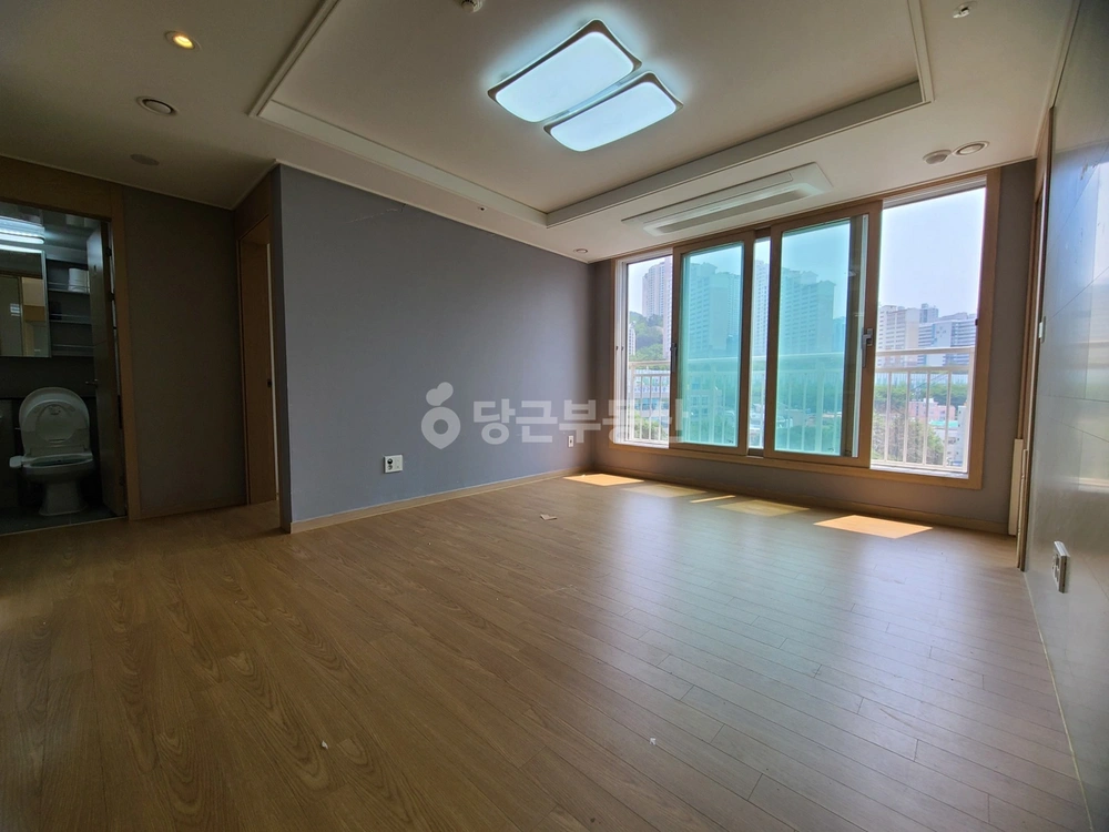 부산광역시 사상구 감전동 아파트 사진 1