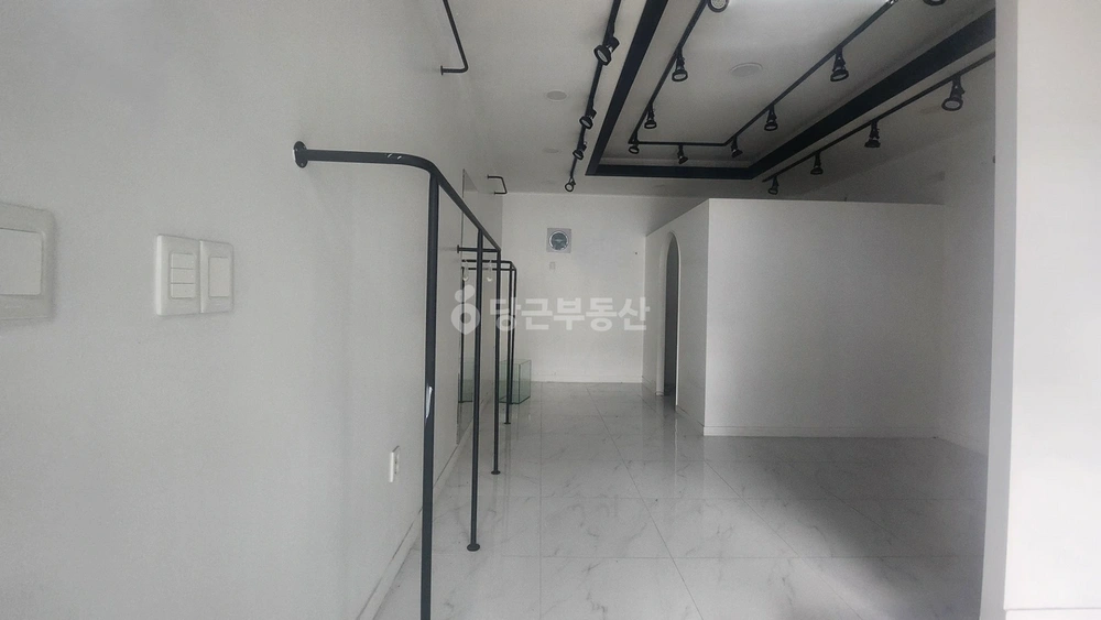 부산광역시 연제구 연산동 상가 사진 1