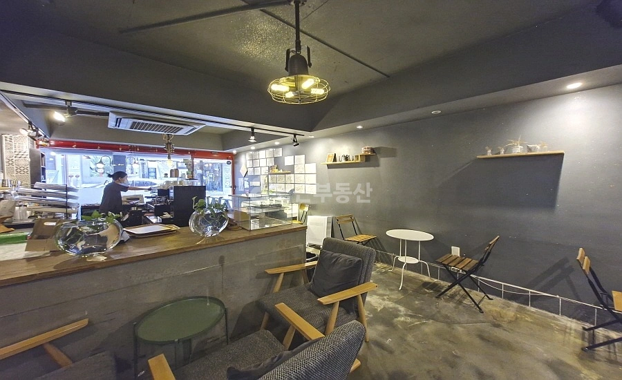 서울특별시 강남구 신사동 상가 사진 1
