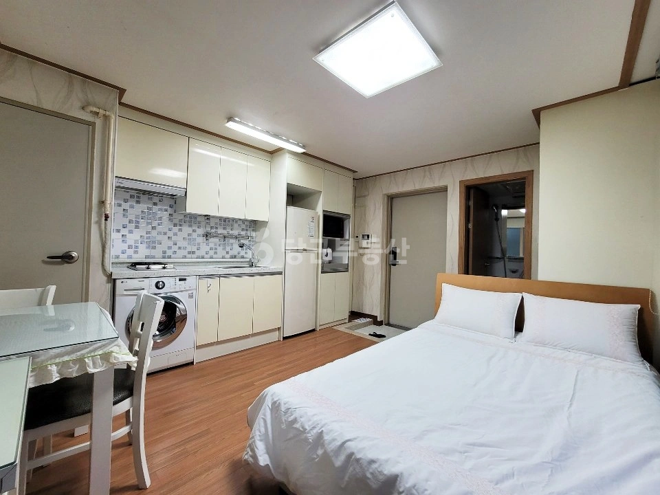 서울특별시 강남구 역삼동 원룸 사진 1