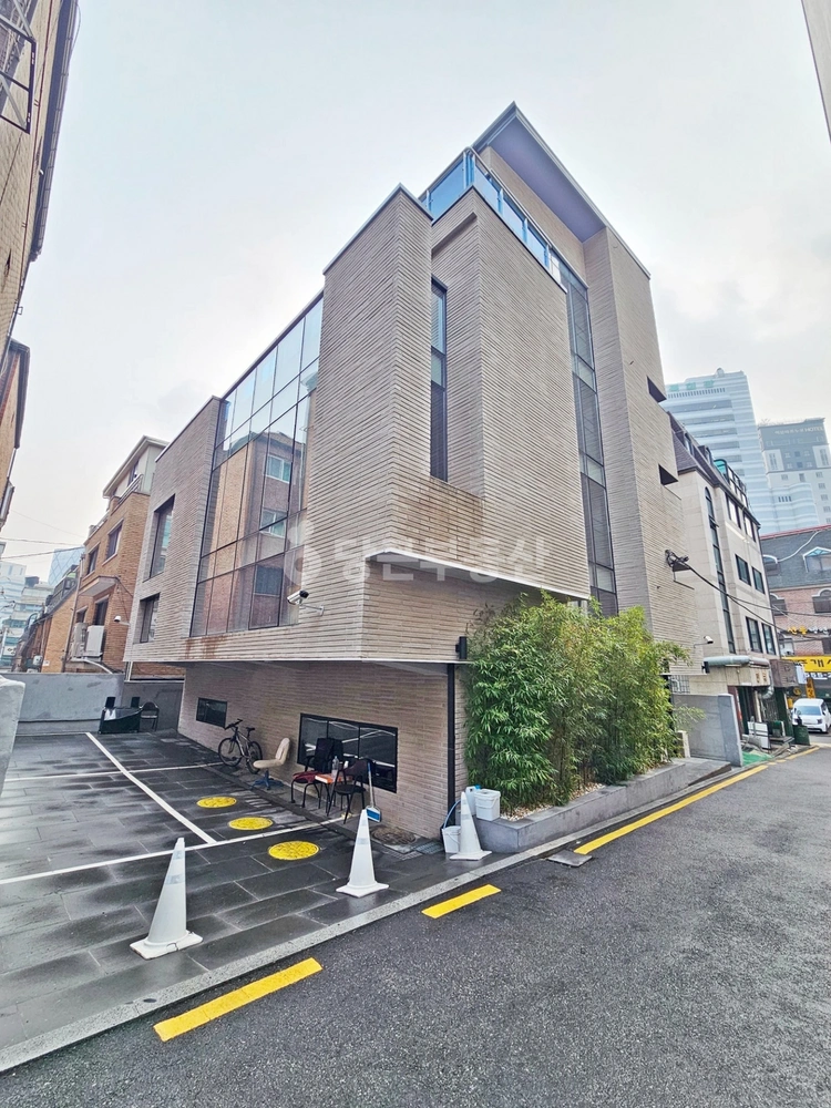 서울특별시 강남구 역삼동 건물 사진 1